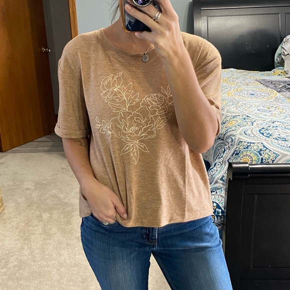 Joyfolie Floral Print Tee - Picture 2 of 11